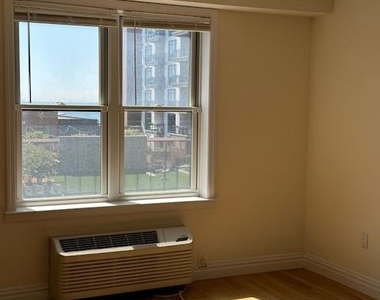 125 E Broadway - Photo Thumbnail 5