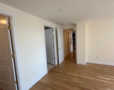 125 E Broadway - Photo Thumbnail 12