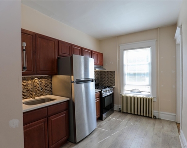 144 Saint James Street - Photo Thumbnail 11