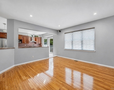101 Raspberry Court - Photo Thumbnail 17