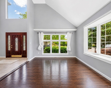 101 Raspberry Court - Photo Thumbnail 8