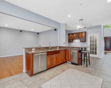 101 Raspberry Court - Photo Thumbnail 13