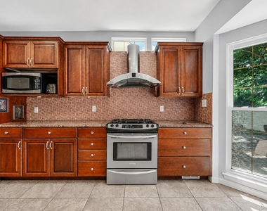 101 Raspberry Court - Photo Thumbnail 15