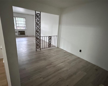 10324 121st Street - Photo Thumbnail 7