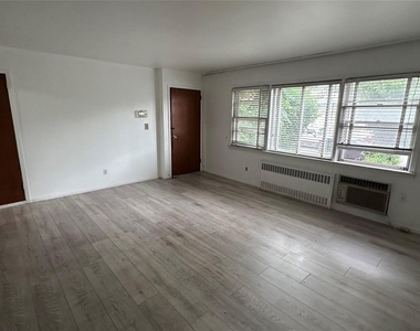 10324 121st Street - Photo Thumbnail 5