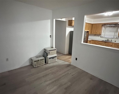 10324 121st Street - Photo Thumbnail 8