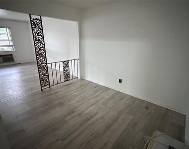 10324 121st Street - Photo Thumbnail 6