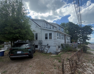 10 Greenwich Avenue - Photo Thumbnail 4