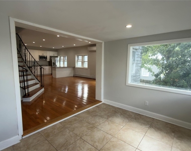 10 Greenwich Avenue - Photo Thumbnail 7