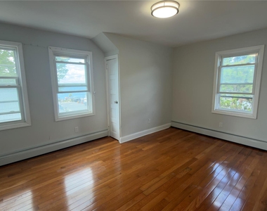 10 Greenwich Avenue - Photo Thumbnail 13