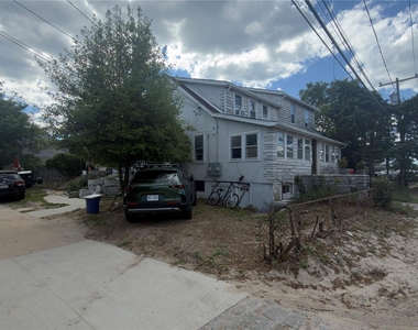 10 Greenwich Avenue - Photo Thumbnail 2