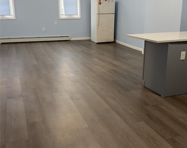 8748 78th Street - Photo Thumbnail 5