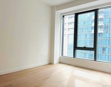 3371 Prince Street - Photo Thumbnail 7