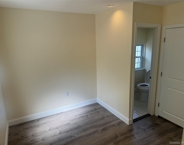 27 Keogh Lane - Photo Thumbnail 4
