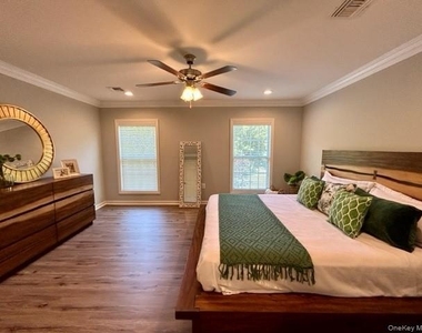 408 Pine Creek Road - Photo Thumbnail 6