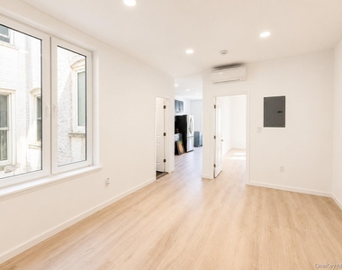 6946 64th Street - Photo Thumbnail 2