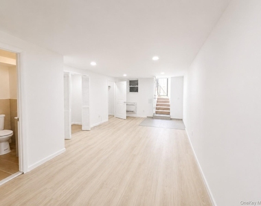 6946 64th Street - Photo Thumbnail 6