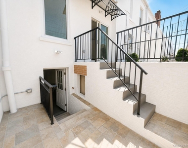 6946 64th Street - Photo Thumbnail 10