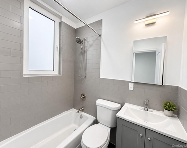 6946 64th Street - Photo Thumbnail 5