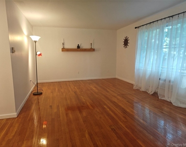 5 Wildwood Drive - Photo Thumbnail 1