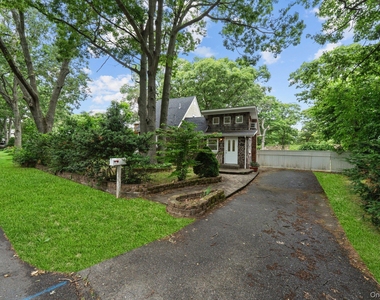 241 Pawnee Avenue - Photo Thumbnail 2