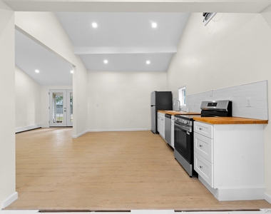 241 Pawnee Avenue - Photo Thumbnail 4