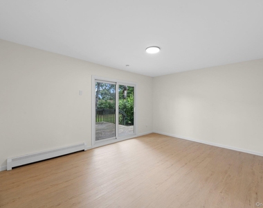 241 Pawnee Avenue - Photo Thumbnail 11