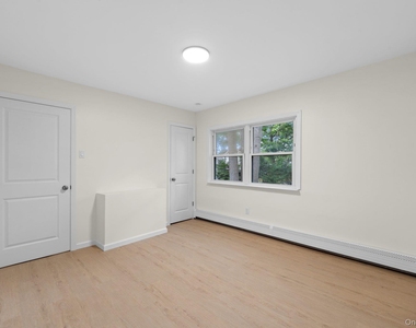 241 Pawnee Avenue - Photo Thumbnail 9
