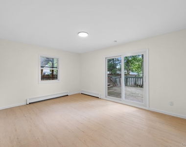 241 Pawnee Avenue - Photo Thumbnail 10