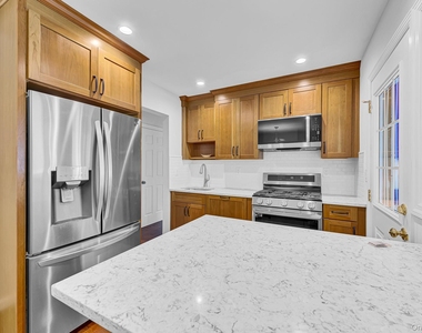 28 N 12th Street - Photo Thumbnail 6