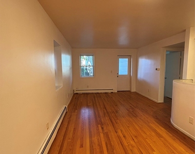 185 Union Street - Photo Thumbnail 2