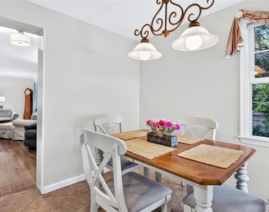 21 Travers Street - Photo Thumbnail 14