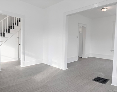 406 Tower Avenue - Photo Thumbnail 10