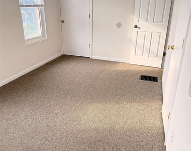 406 Tower Avenue - Photo Thumbnail 16