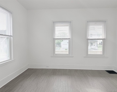 406 Tower Avenue - Photo Thumbnail 7