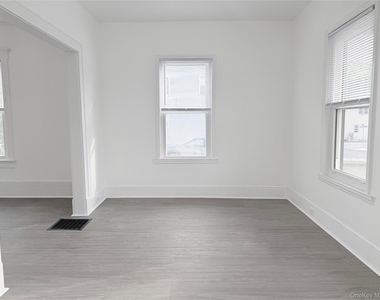 406 Tower Avenue - Photo Thumbnail 9
