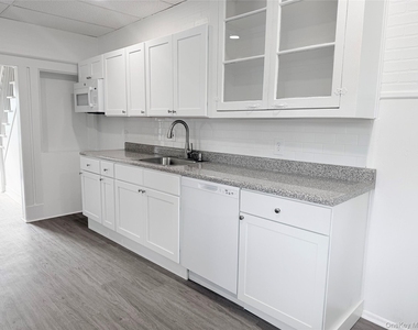 406 Tower Avenue - Photo Thumbnail 4