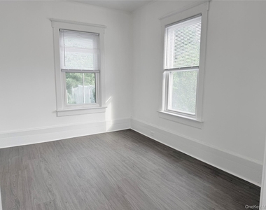 406 Tower Avenue - Photo Thumbnail 8