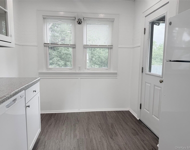 406 Tower Avenue - Photo Thumbnail 3