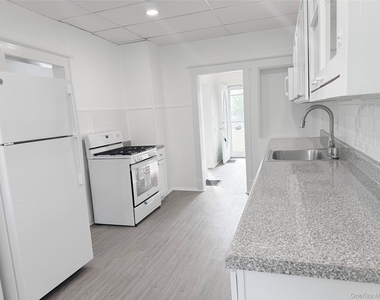 406 Tower Avenue - Photo Thumbnail 5