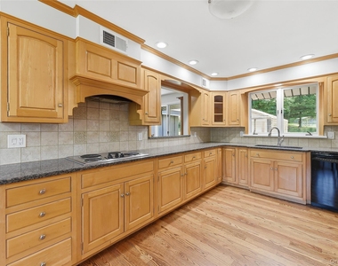 475 N Riverside Road - Photo Thumbnail 6