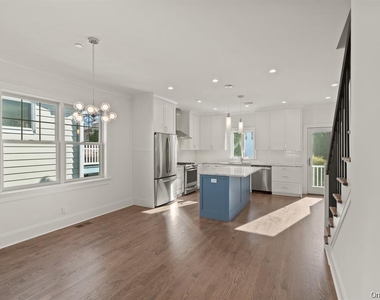 31 Maple Avenue - Photo Thumbnail 3