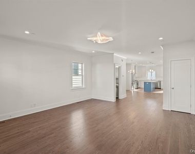 31 Maple Avenue - Photo Thumbnail 1