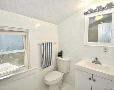 980 Thomas Avenue - Photo Thumbnail 3