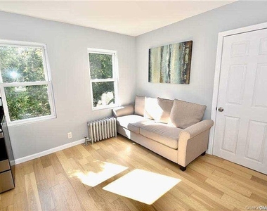 980 Thomas Avenue - Photo Thumbnail 1
