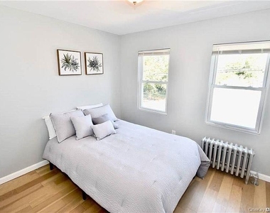 980 Thomas Avenue - Photo Thumbnail 4