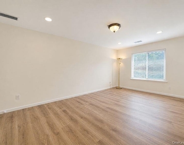 79 Birchwood Road - Photo Thumbnail 5