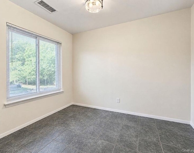 79 Birchwood Road - Photo Thumbnail 7