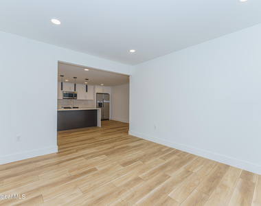 9 Laura Drive - Photo Thumbnail 12