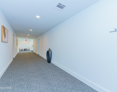 9 Laura Drive - Photo Thumbnail 4